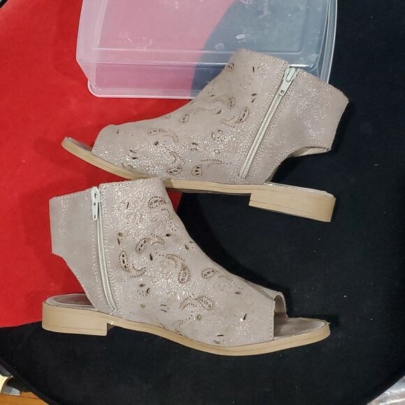 Cool Way Laser Cut Leather Sandals Made in Spain Size 9 - Picture 7 of 13